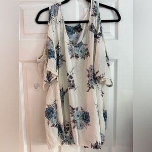 Torrid Women's Floral Blouse - white and Blue